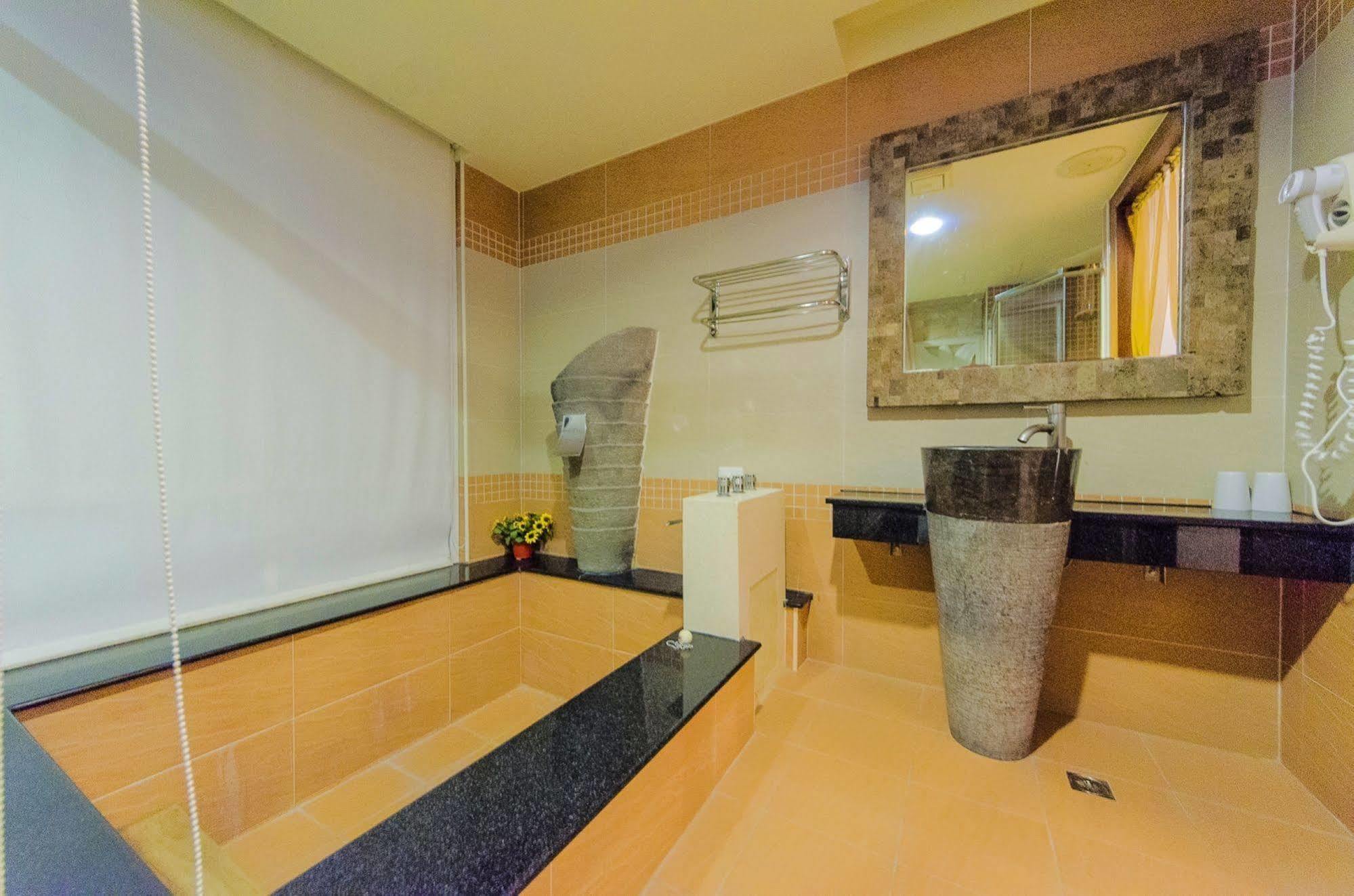 Seasons Bali Fashion Inn Kenting Εξωτερικό φωτογραφία